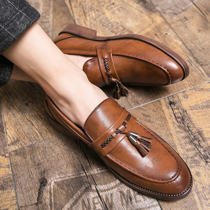 Loafers aus Leder mit Quasten