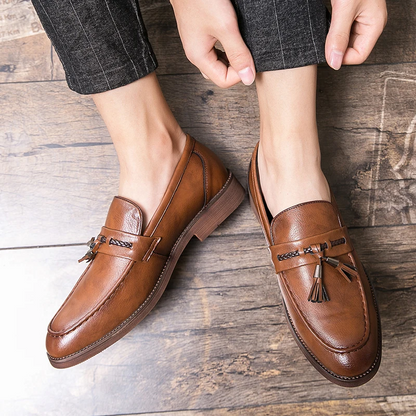 Loafers aus Leder mit Quasten