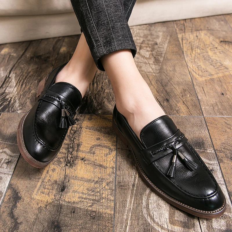 Loafers aus Leder mit Quasten