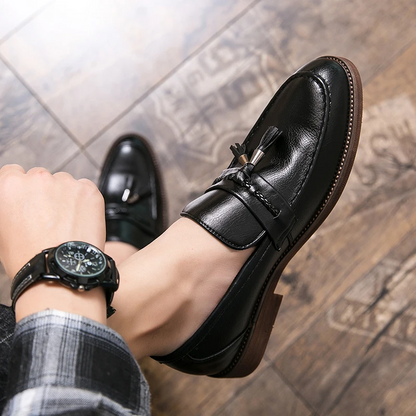 Loafers aus Leder mit Quasten