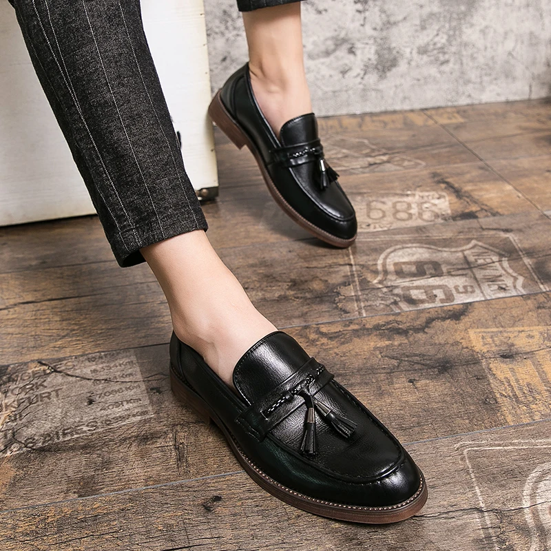 Loafers aus Leder mit Quasten