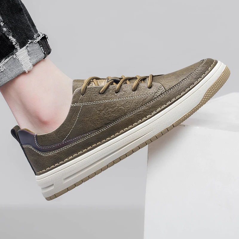 Klassische Leder-Sneakers