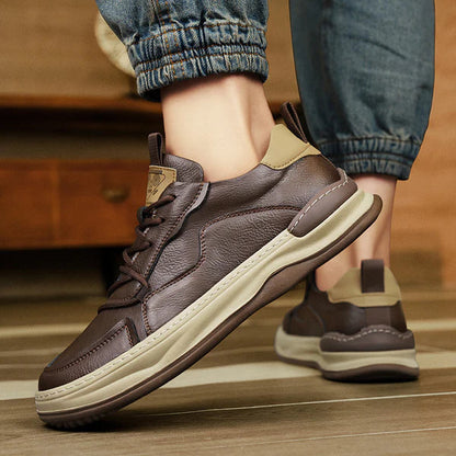 Hochsohlige Lederschuhe