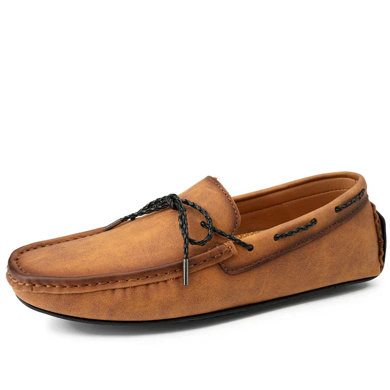 Handgefertigte Loafers aus Wildleder